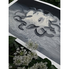 Load image into Gallery viewer, Medusa